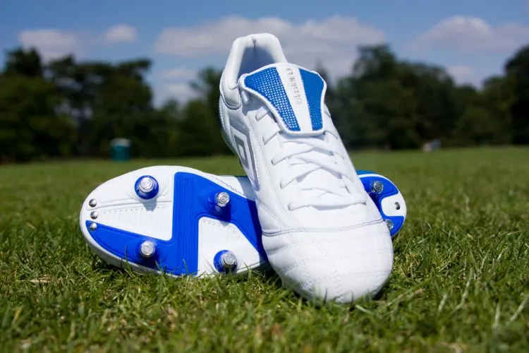 Chaussure à crampon pour une tenue chic/choc